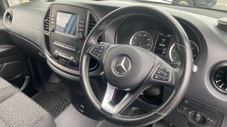 Mercedes-Benz Vito L2 Diesel Rwd 116CDI Premium Crew Van 9G-Tronic
